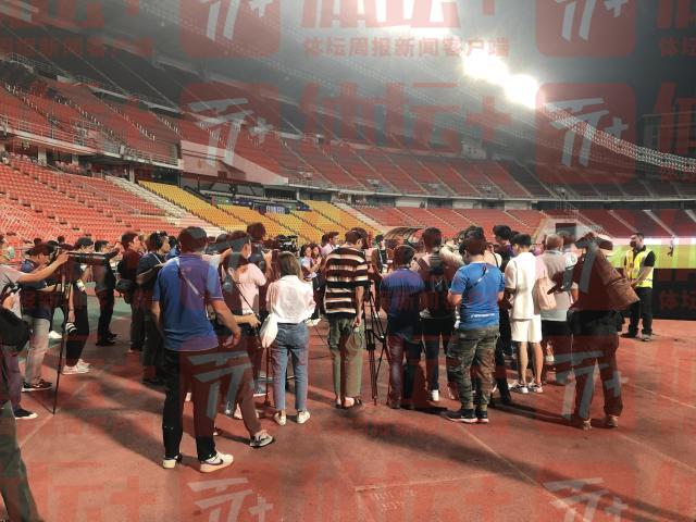 官网观看-惨淡战绩下国足遇冷！仅3名文字记者赴泰国报道