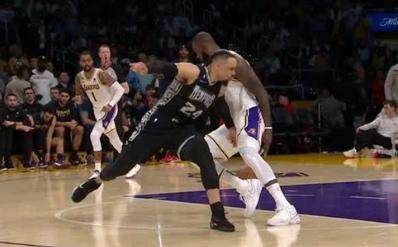 官网观看-狄龙袭裆重击詹姆斯 领二级恶意遭驱逐却满脸冤枉