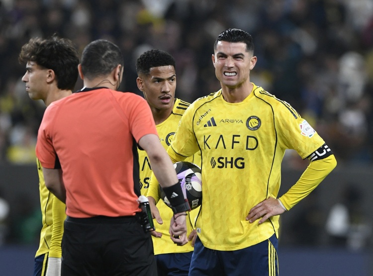 S赛官网-希勒评C罗罢赛：日薪超40万镑却喊着不上班，这感觉一定非常爽